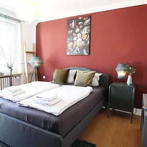 Apartment With Sunny Balcony, Near Main River, Würzburg